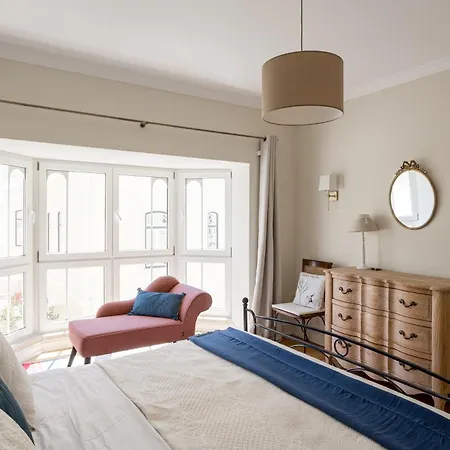 Royal Hideaway 2br Pool Retreat 아파트 *