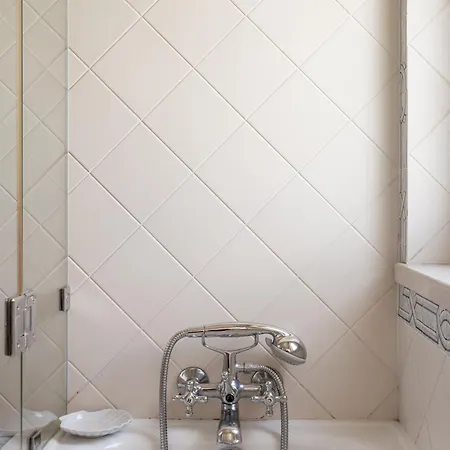 Royal Hideaway 2br Pool Retreat Estoril